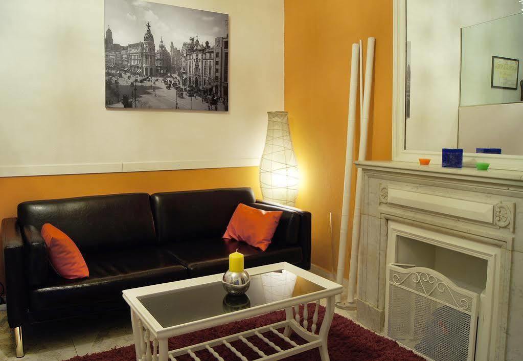 Hostal Fuencarral Kryse มาดริด ภายนอก รูปภาพ