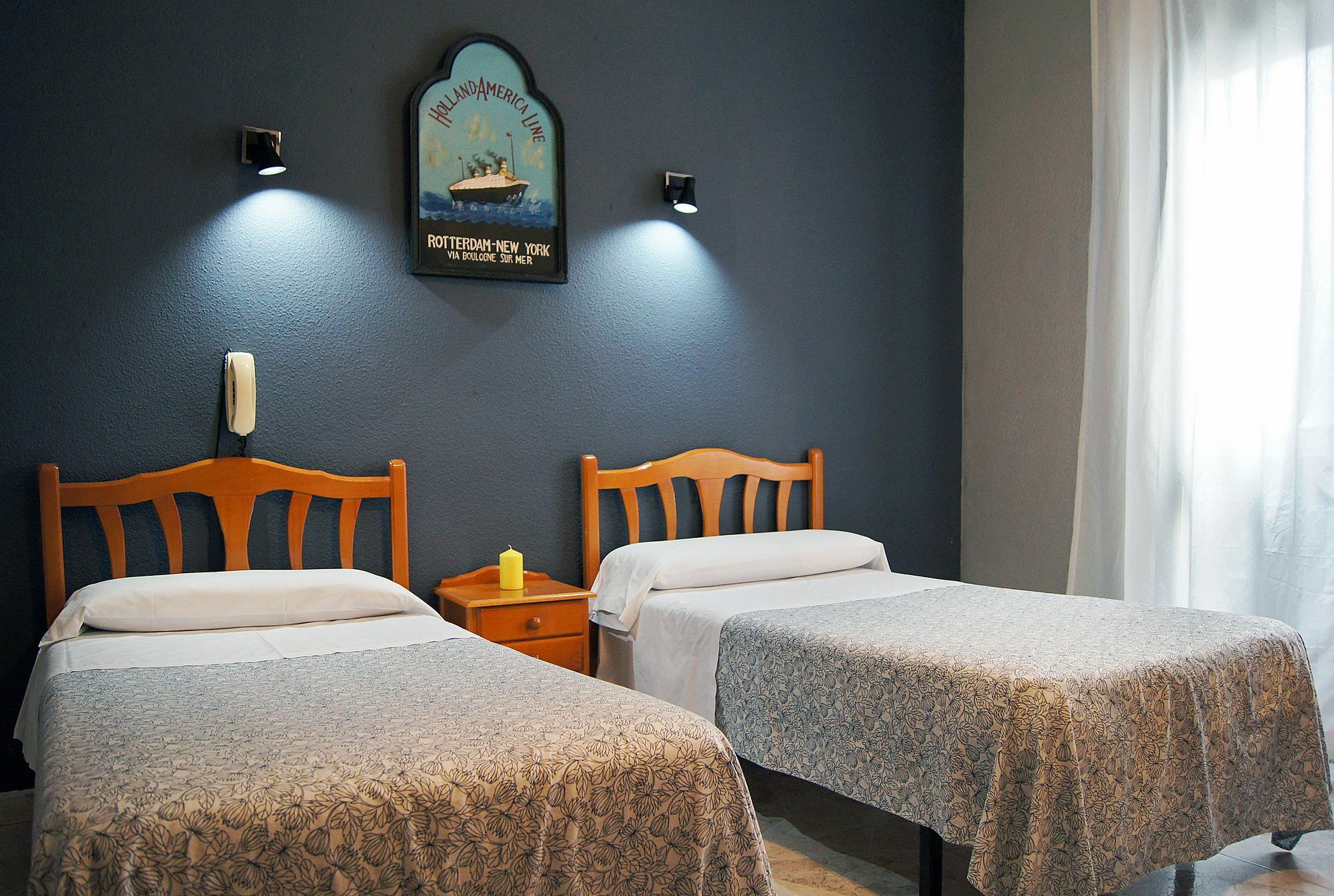 Hostal Fuencarral Kryse มาดริด ภายนอก รูปภาพ