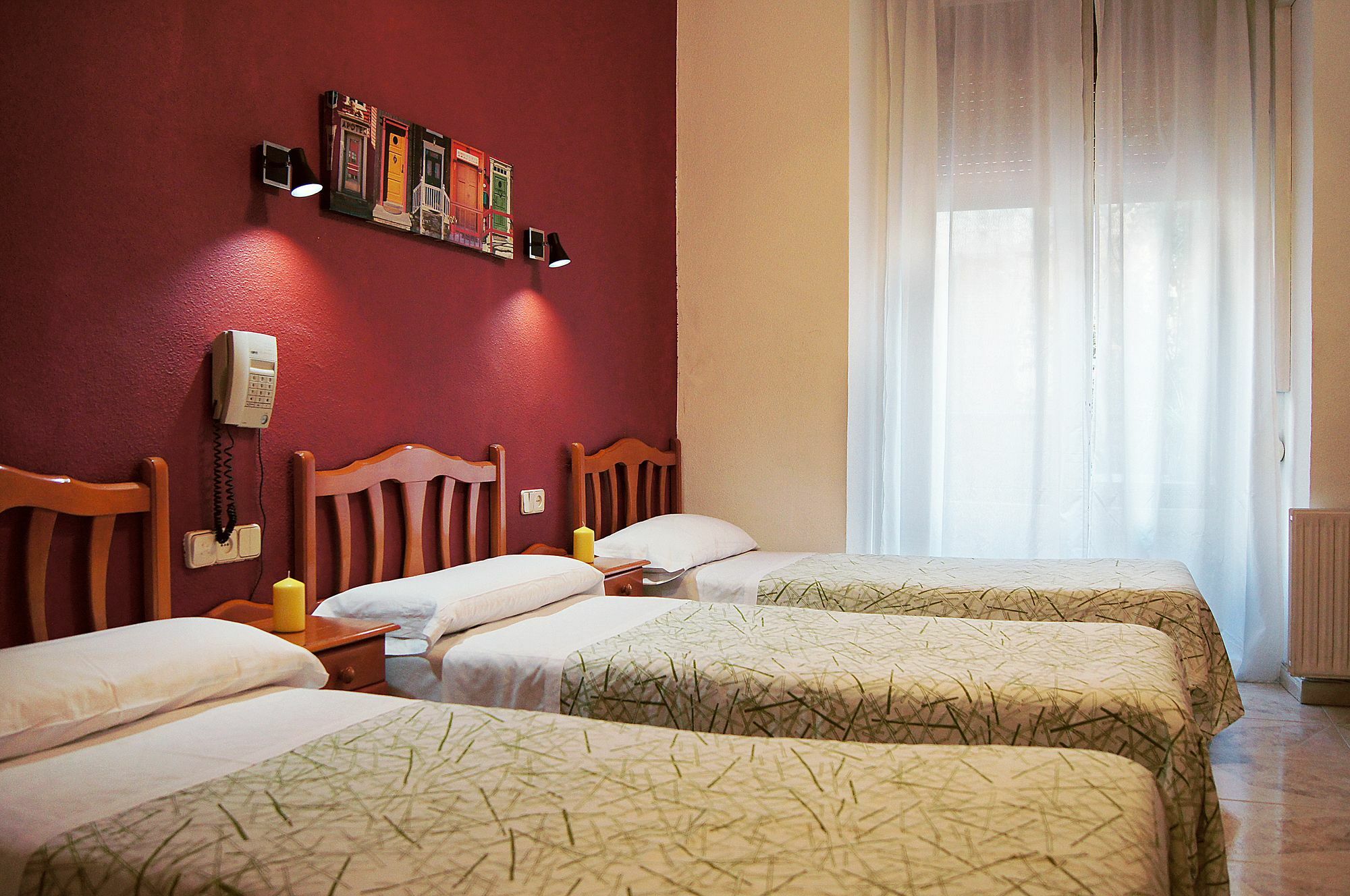 Hostal Fuencarral Kryse มาดริด ภายนอก รูปภาพ